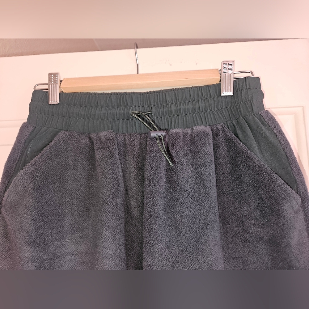 NWOT Wondery Outdoors Green Fleece Sweatpant Joggers Women's OS - Picture 3 of 10